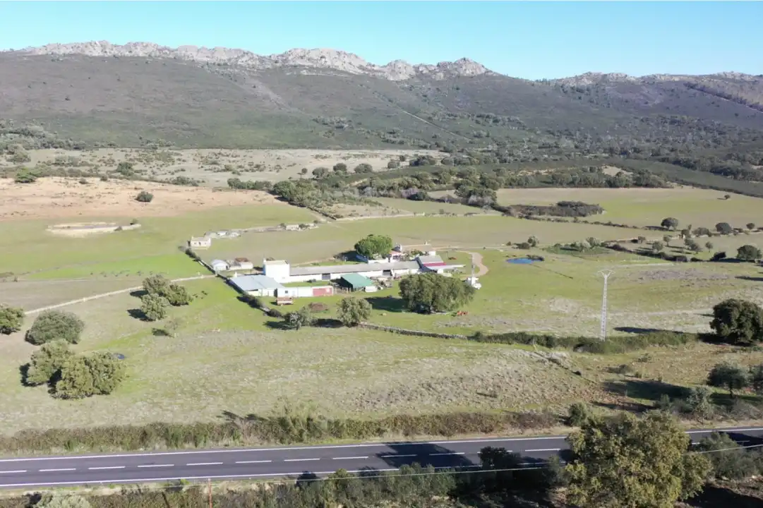 Vista exterior de Terreno en venta en Puerto de Béjar