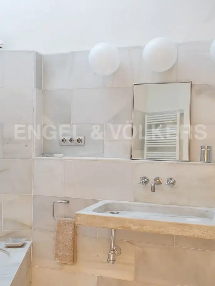 Badezimmer von Wohnung zur Miete in Barcelona mit Klimaanlage, Heizung und Privatgarten