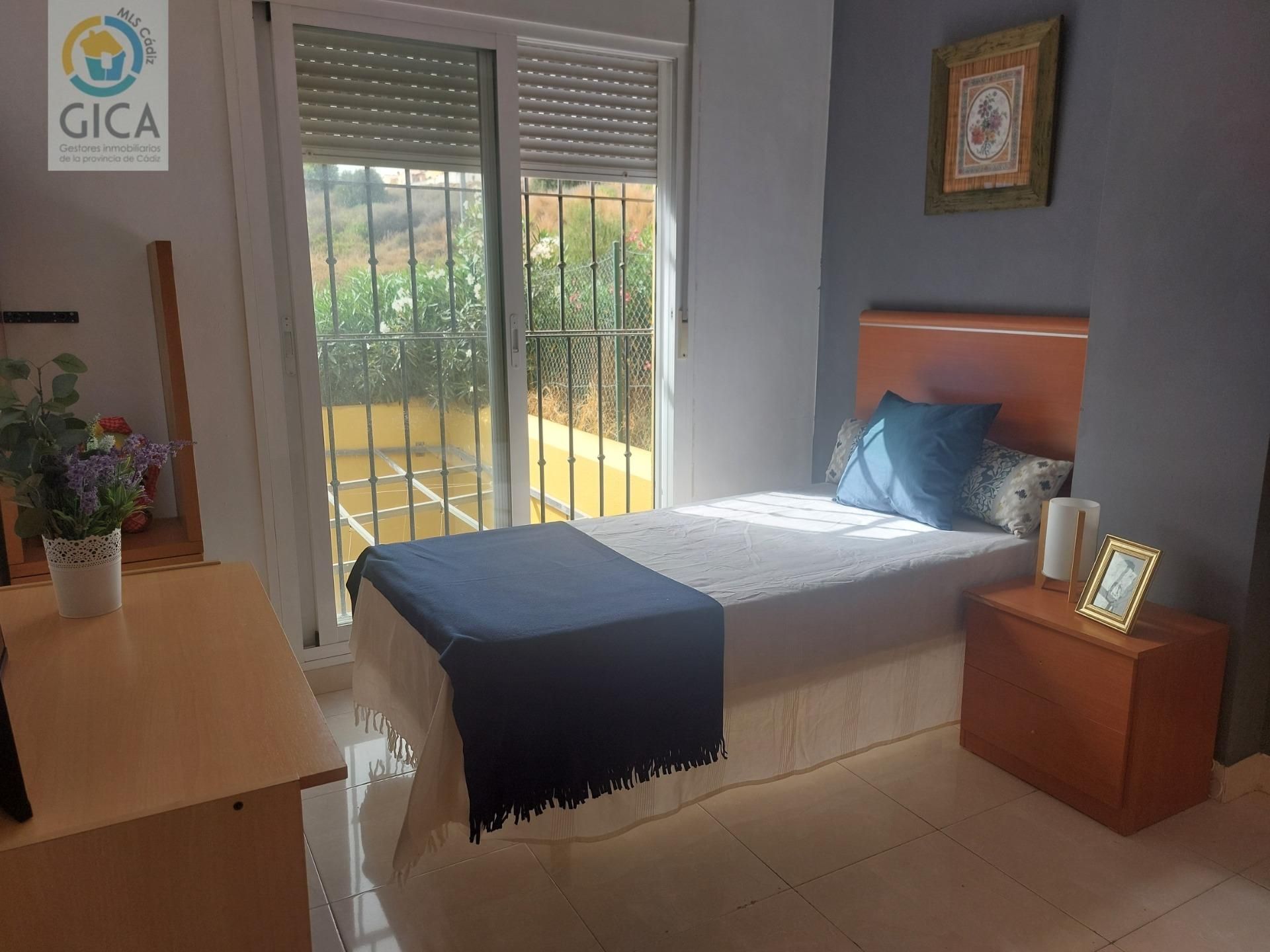 Dormitori de Pis en venda en Algeciras amb Jardí privat, Terrassa i Traster