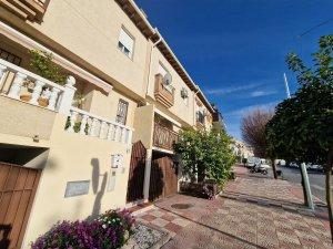 Exterior view of Single-family semi-detached for sale in Cájar  with Air Conditioner and Terrace