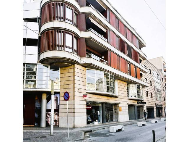 Oficina en Alquiler en Calle Juli Garreta en Eixample Nord