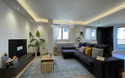 Living room of Flat for sale in Salamanca Capital  with Terrace