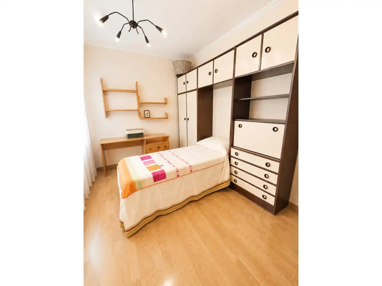 Habitación de Piso en venta en Girona con Calefacción, Parquet y Trastero