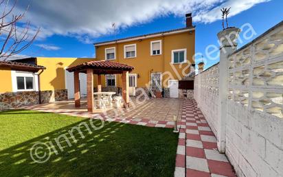 Garden of House or chalet for sale in San Andrés del Rabanedo  with Heating, Private garden and Parquet flooring
