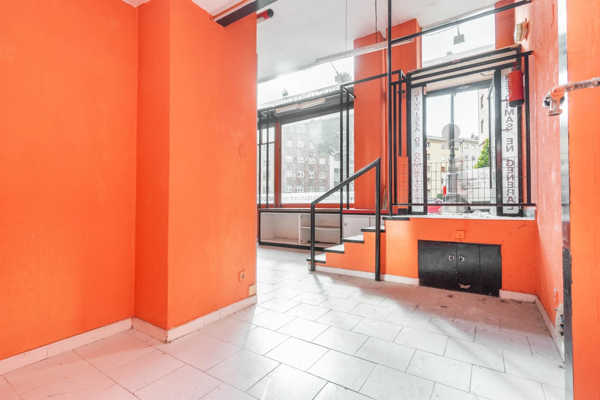 Local en venta en Oviedo 