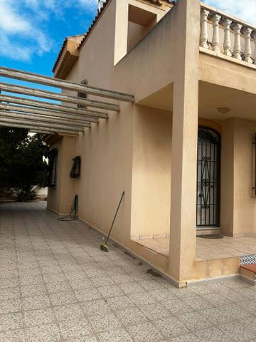 Casa-chalet en Venta en Calle Torrevieja, 5 en La Puebla