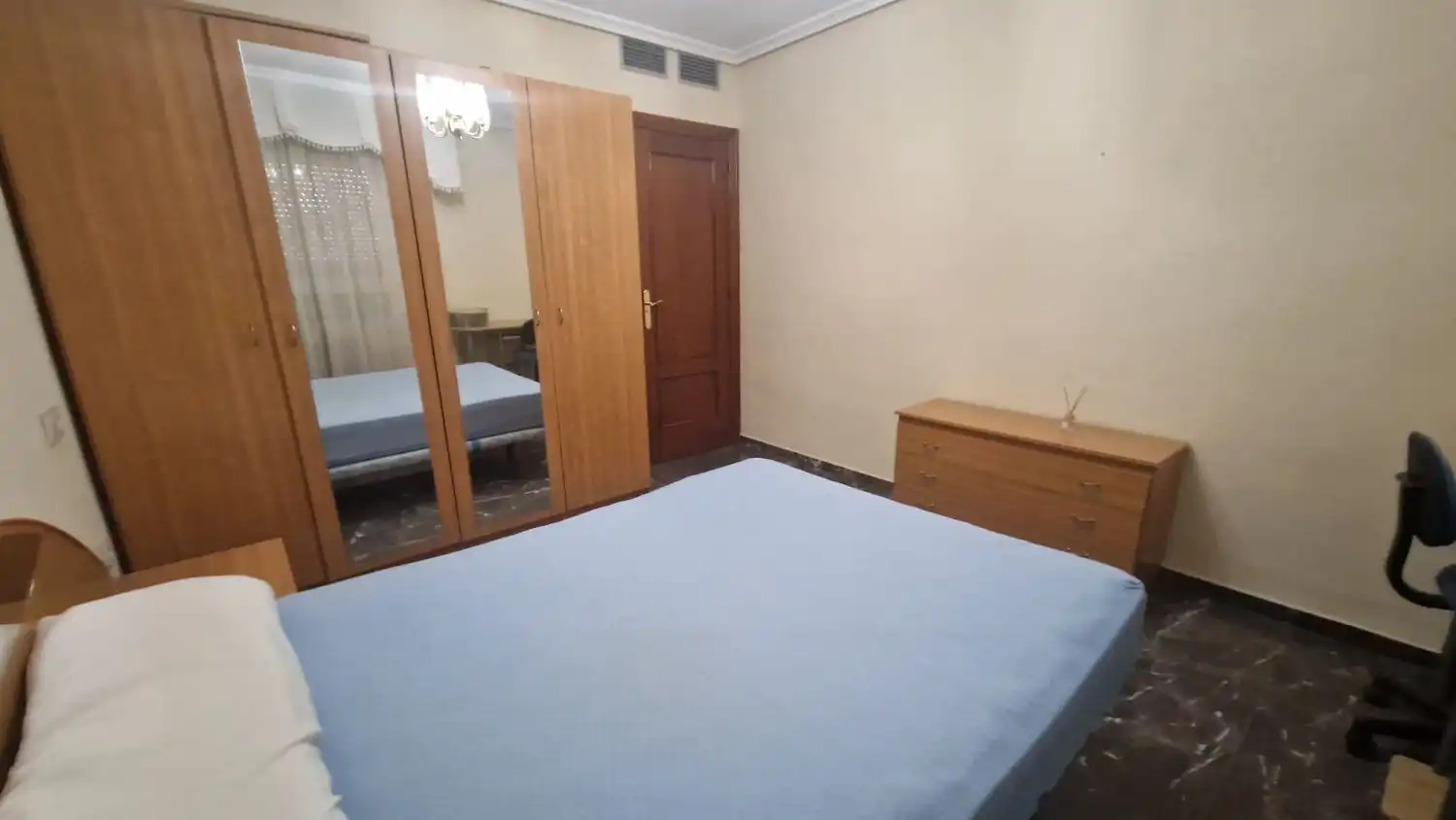 Habitación de Piso en venta en Jaén con Calefacción, Terraza y Balcón