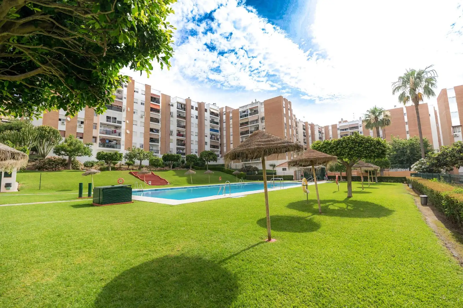 Piscina de Piso en venta en Benalmádena con Aire acondicionado, Jardín privado y Terraza