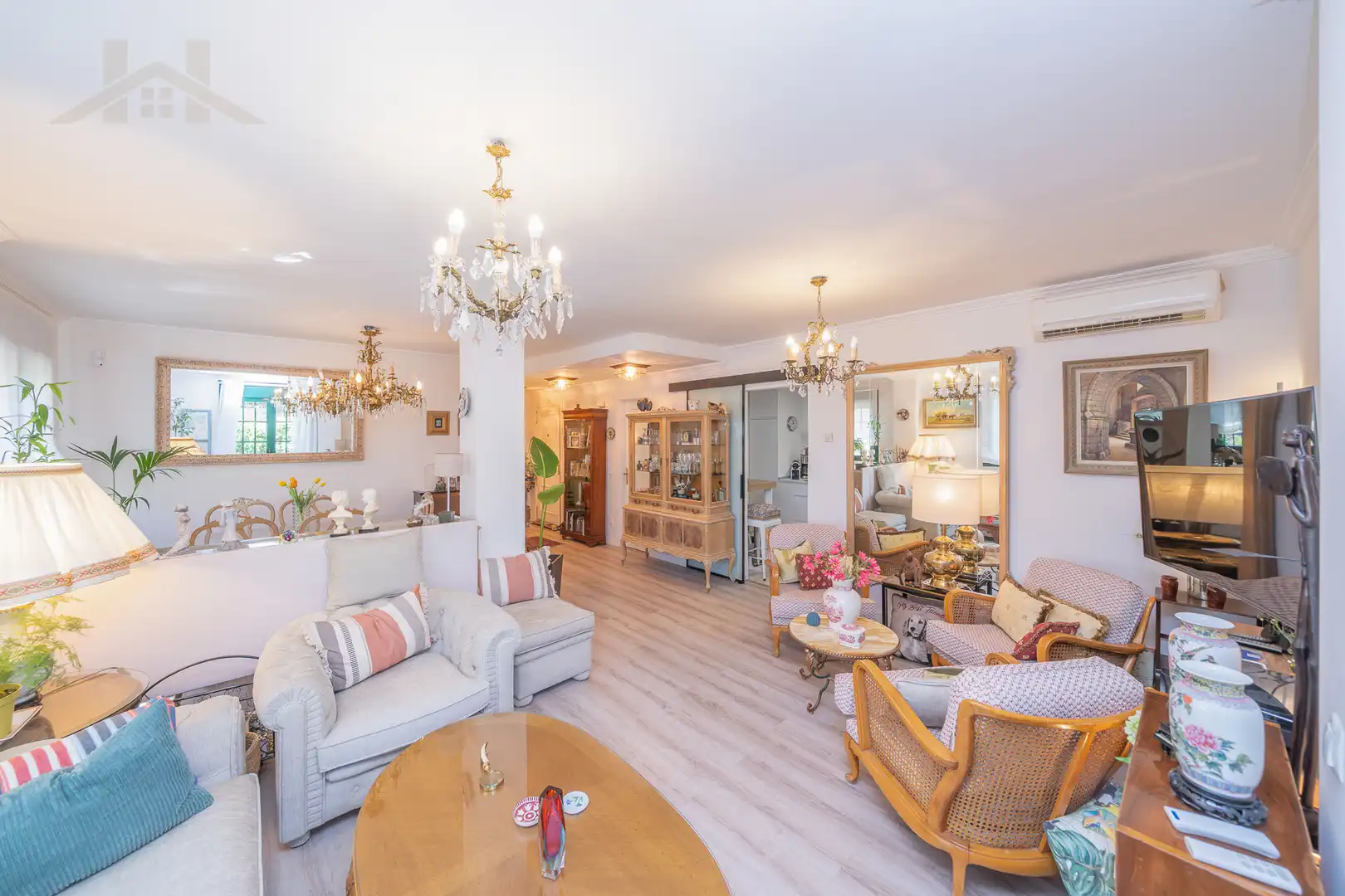 Sala de estar de Piso en venta en San Lorenzo de El Escorial con Aire acondicionado, Jardín privado y Amueblado