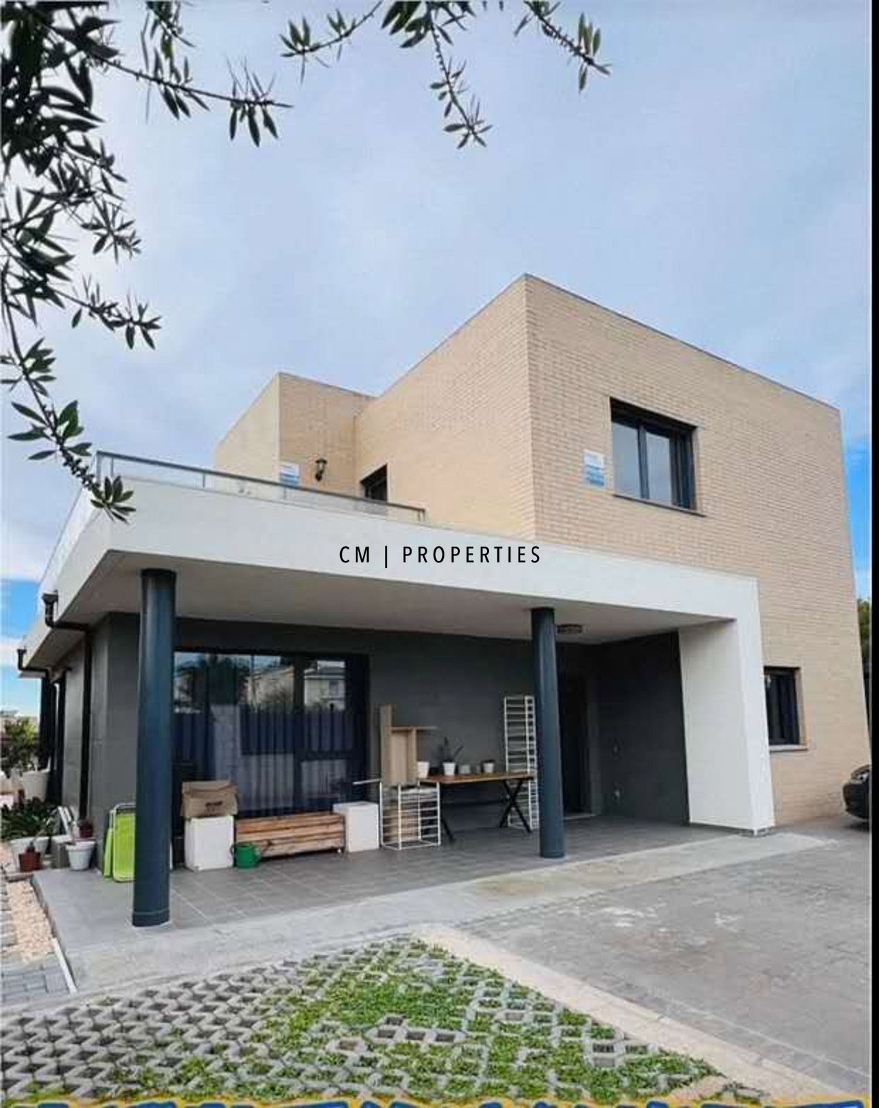 Exterior view of House or chalet for sale in San Antonio de Benagéber  with Air Conditioner, Heating and Storage room