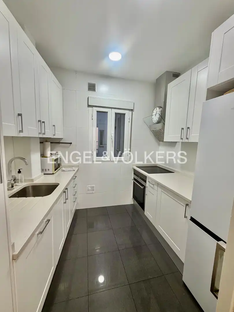 Küche von Wohnung zur Miete in Madrid mit Heizung, Möbliert und Balkon