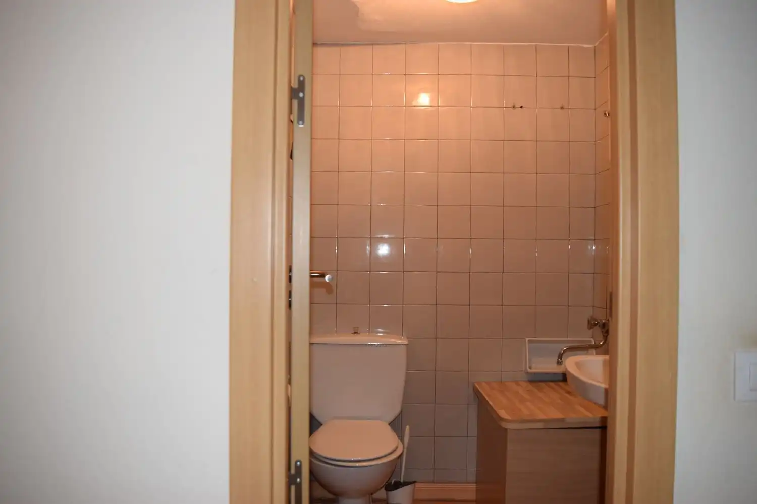 Baño de Oficina de alquiler en Oviedo  con Calefacción