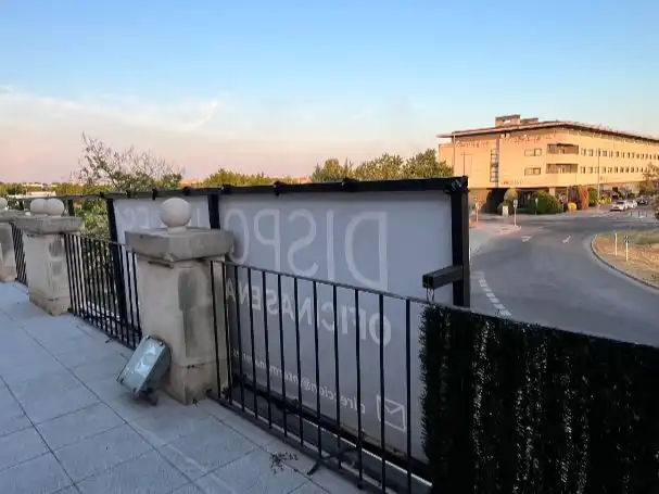 Außenansicht von Büro zum Verkauf in Aranjuez mit Klimaanlage, Heizung und Terrasse