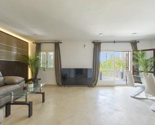 Living room of Single-family semi-detached for sale in Marbella  with Private garden, Furnished and Community pool