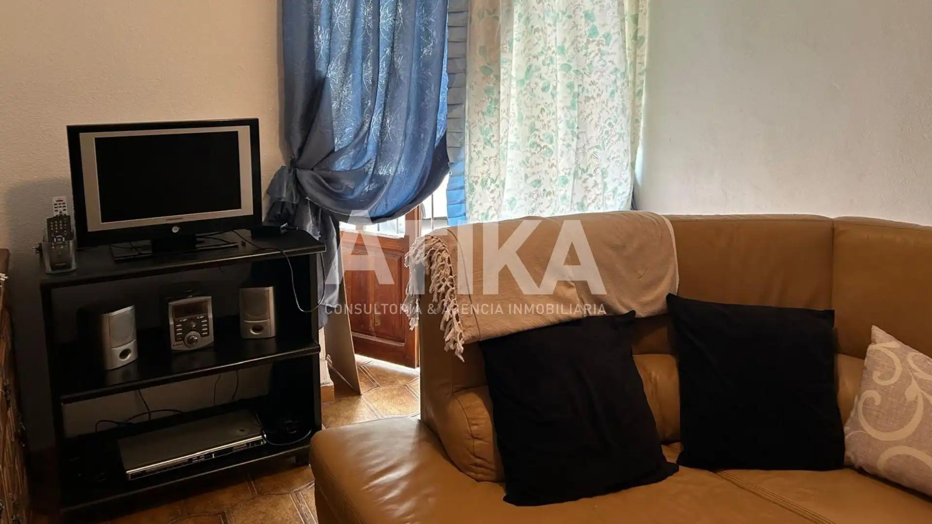 Sala d'estar de Casa o xalet en venda en Ontinyent amb Traster, Moblat i Balcó