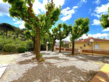House with garden for sale in Campins