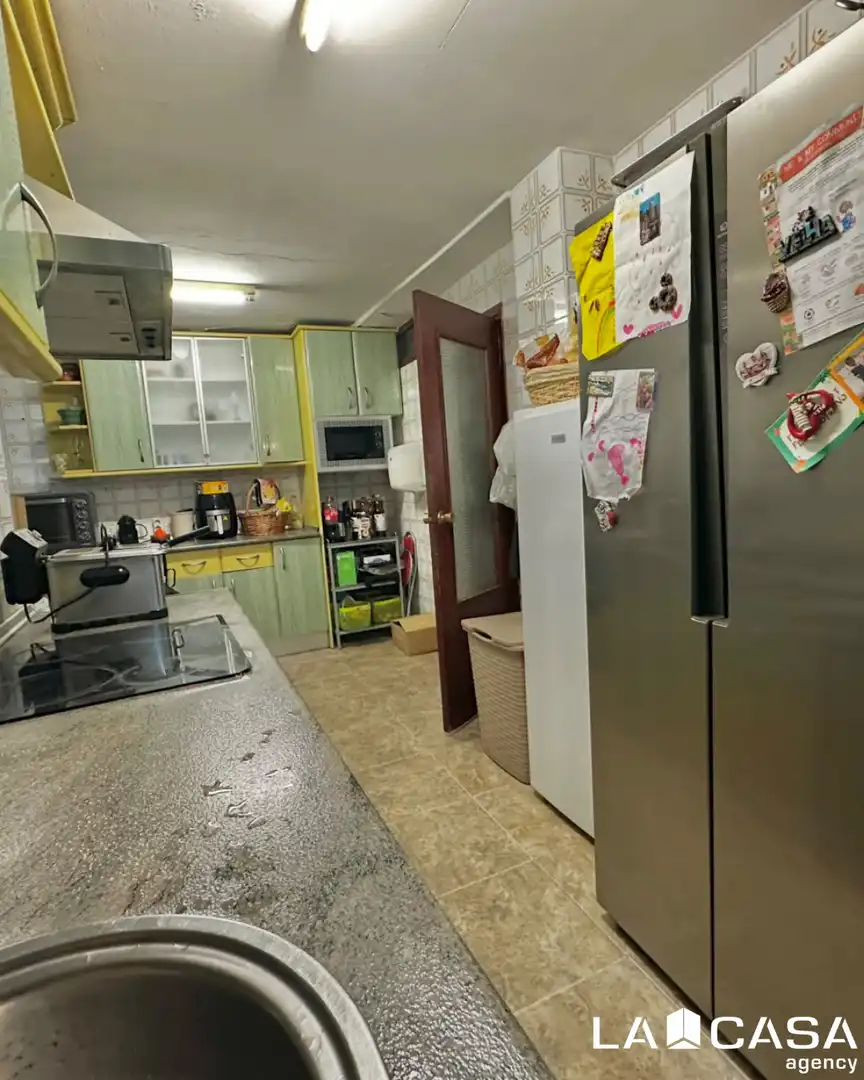 Cocina de Piso en venta en Sevilla con Balcón