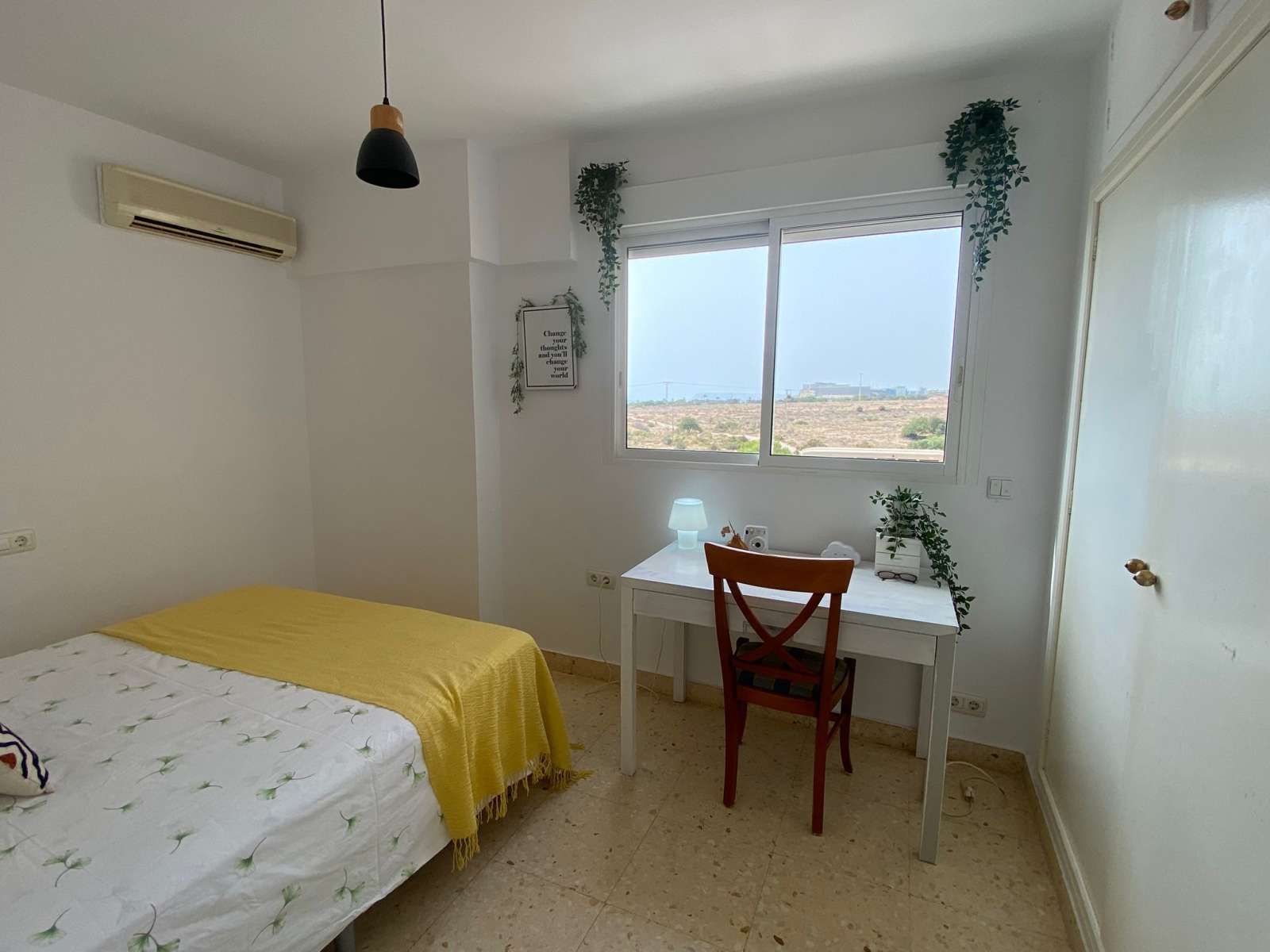 Bedroom of Flat to share in Alicante / Alacant  with Air Conditioner and Terrace