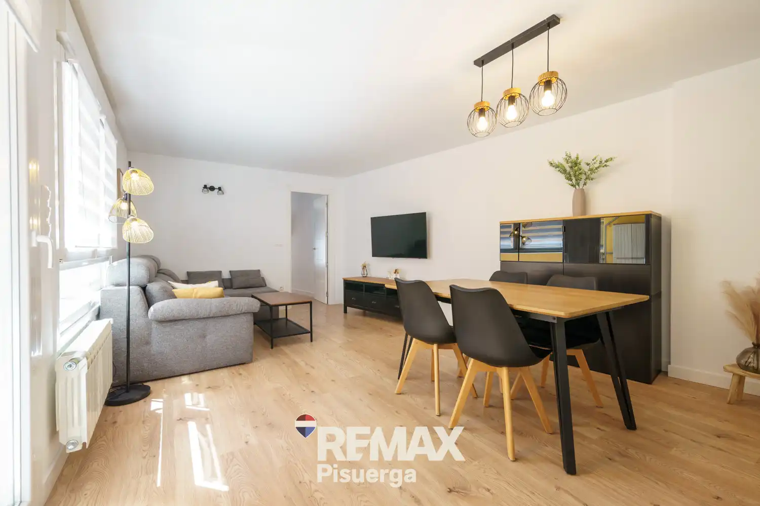 Sala de estar de Piso en venta en Valladolid con Calefacción, Parquet y Terraza