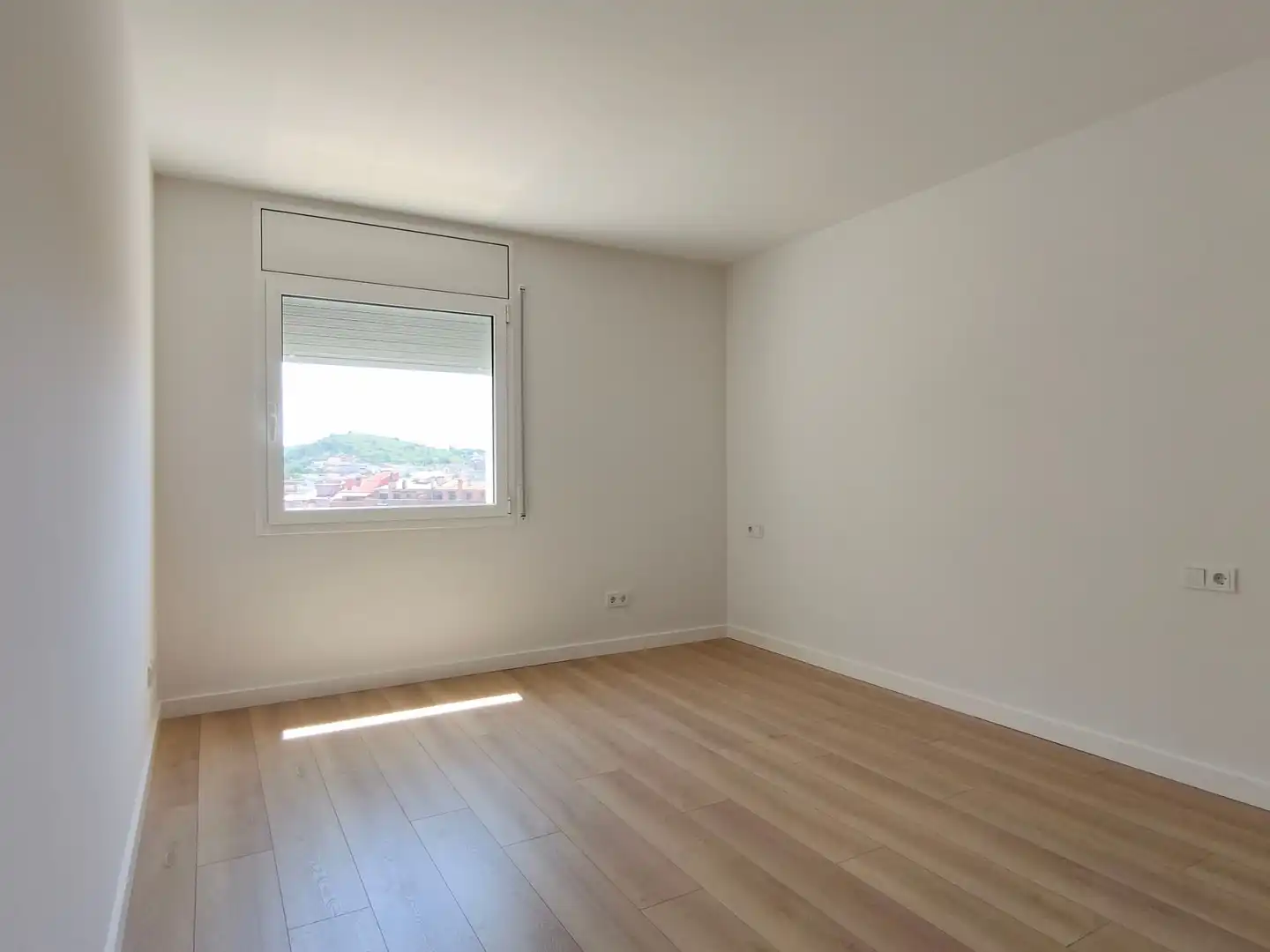 Bedroom of Attic for rent in Girona  with Air Conditioner, Heating and Terrace