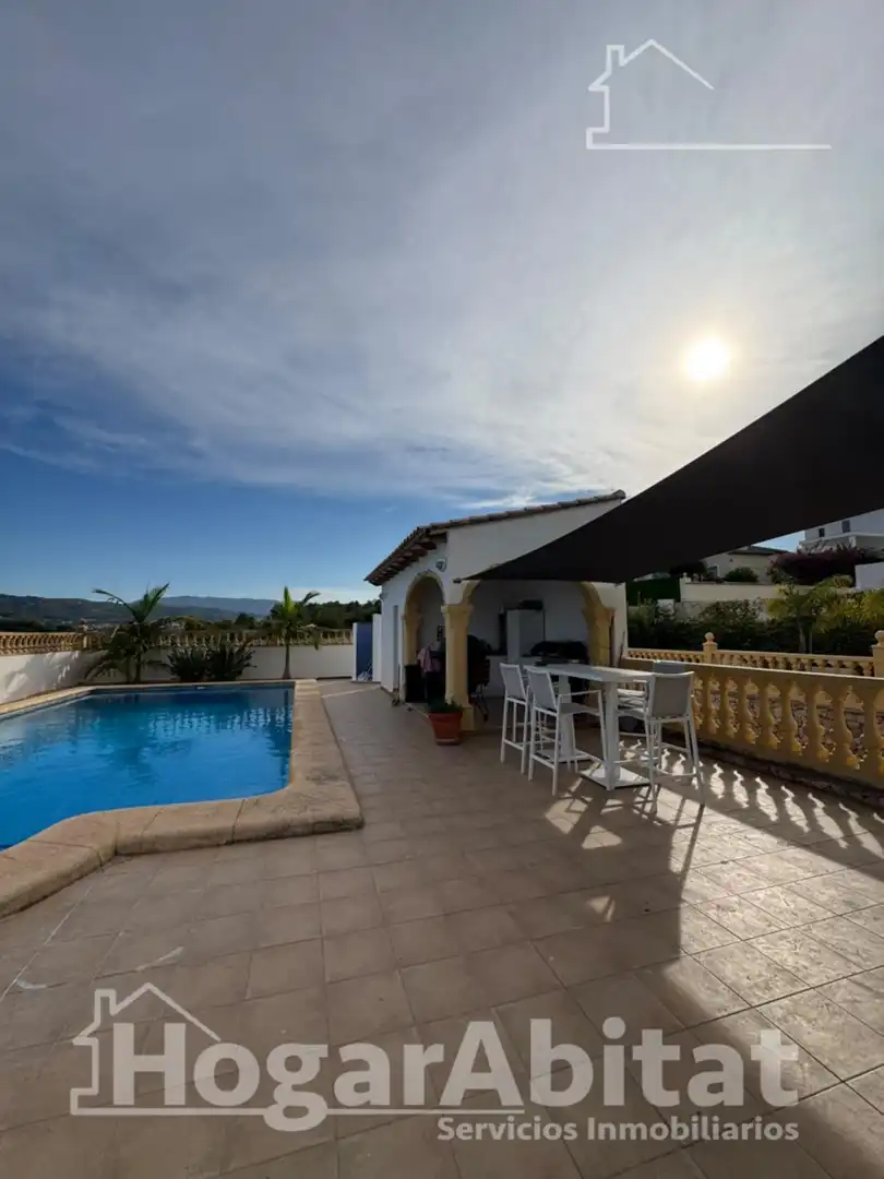 Vista exterior de Casa o chalet en venta en Beniarbeig con Aire acondicionado, Jardín privado y Terraza
