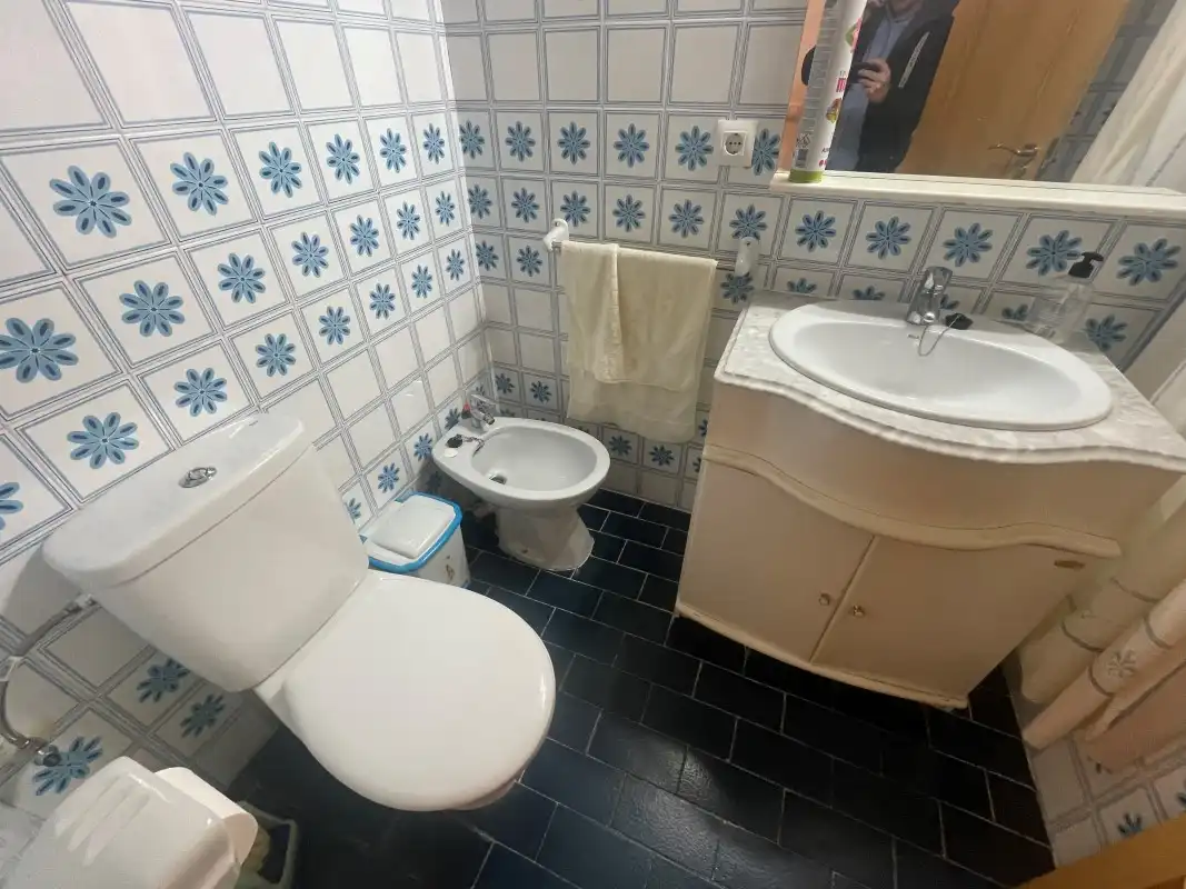 Bathroom of Flat for rent in Gandia  with Air Conditioner, Terrace and Furnished