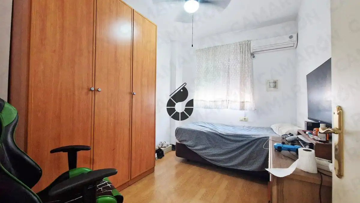Habitación de Casa adosada en venta en Palomares del Río con Aire acondicionado y Parquet