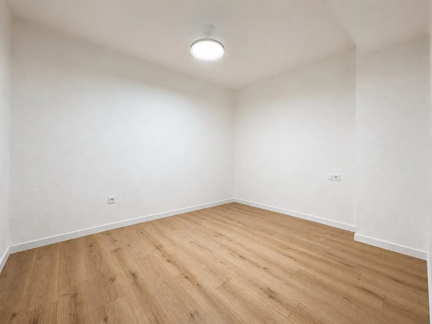 Flat for rent in Valencia  with Air Conditioner, Heating and Balcony