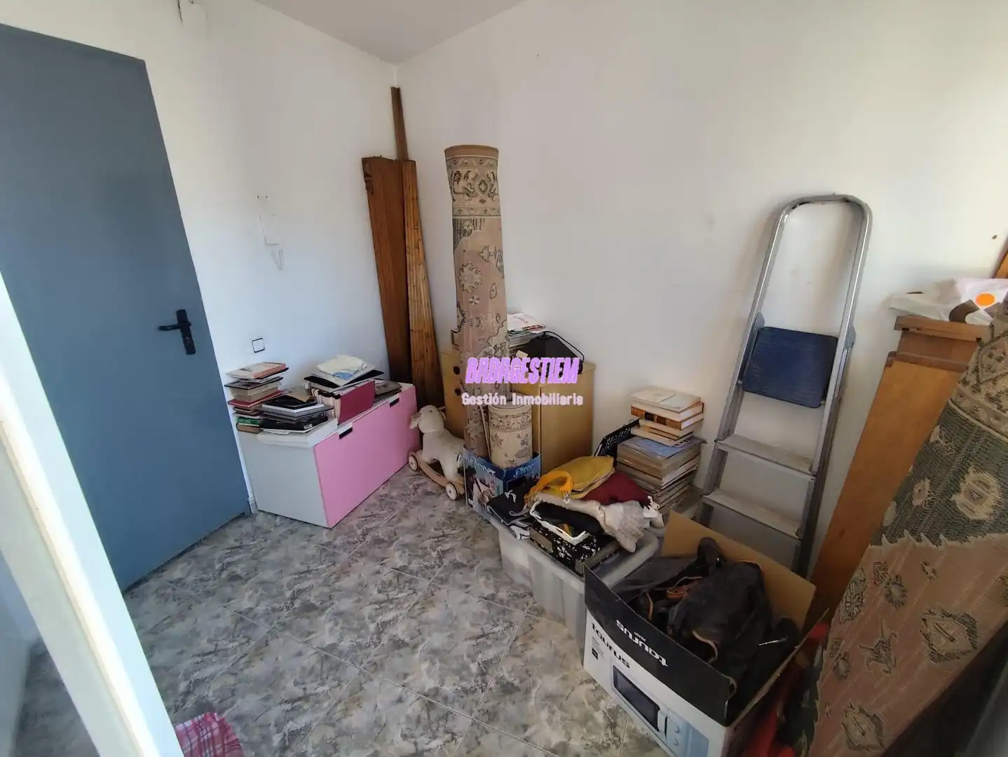Piso en venta en Santa Coloma de Gramenet con Calefacción, Terraza y Balcón