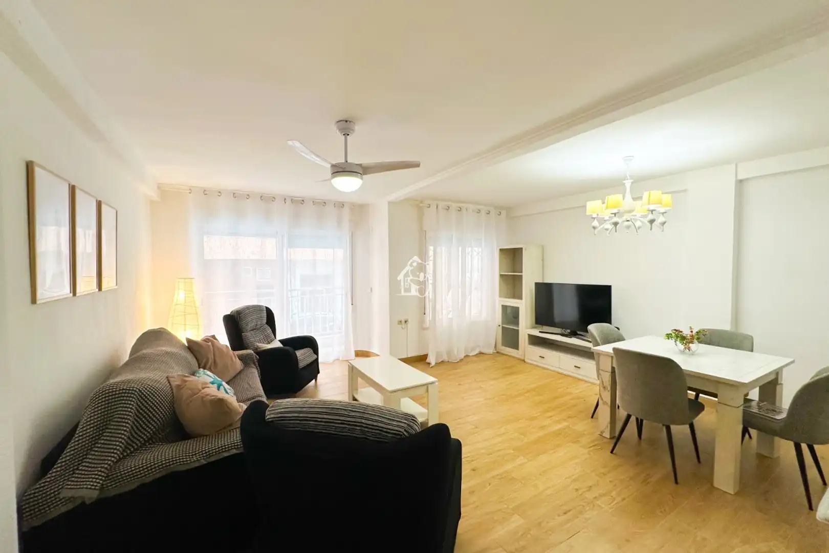 Sala d'estar de Apartament de lloguer en Torrevieja amb Terrassa, Moblat i Forn