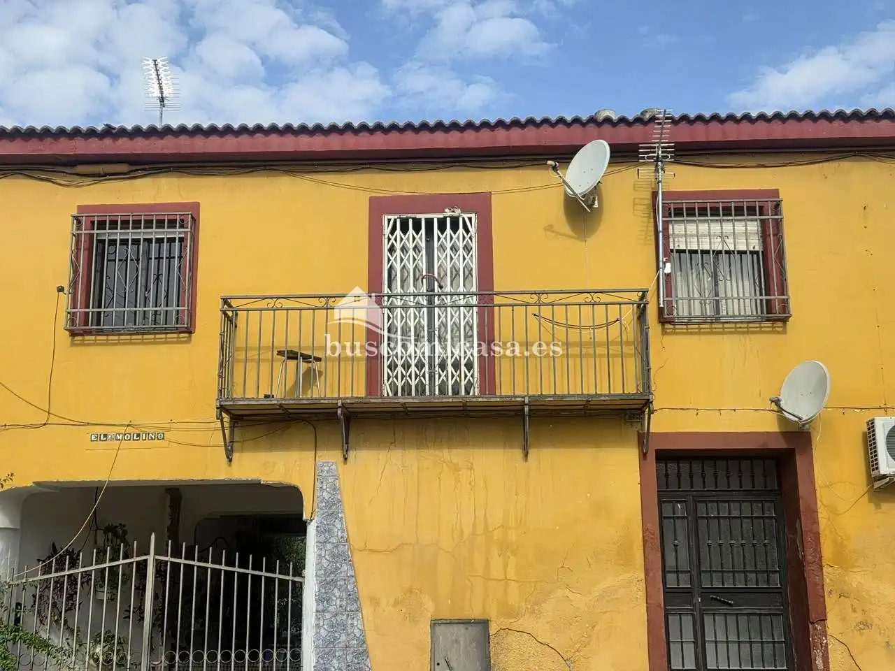 Vista exterior de Piso en venta en Jaén con Balcón y Piscina comunitaria