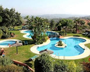 Swimming pool of Planta baja for sale in Marbella  with Air Conditioner, Heating and Terrace