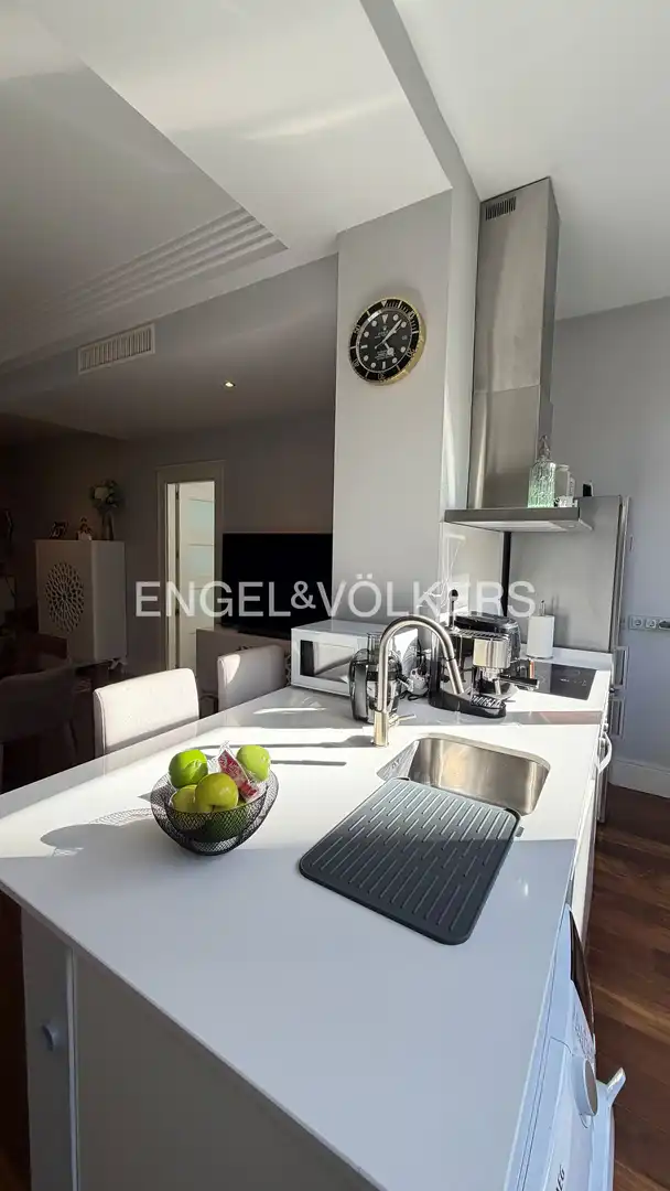 Kitchen of Flat for sale in Barrio de Salamanca