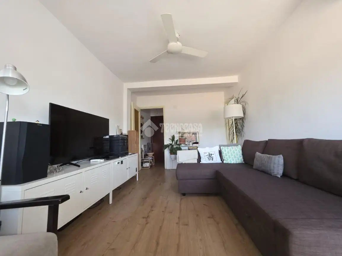 Living room of Flat for sale in Sevilla  with Air Conditioner, Terrace and Balcony