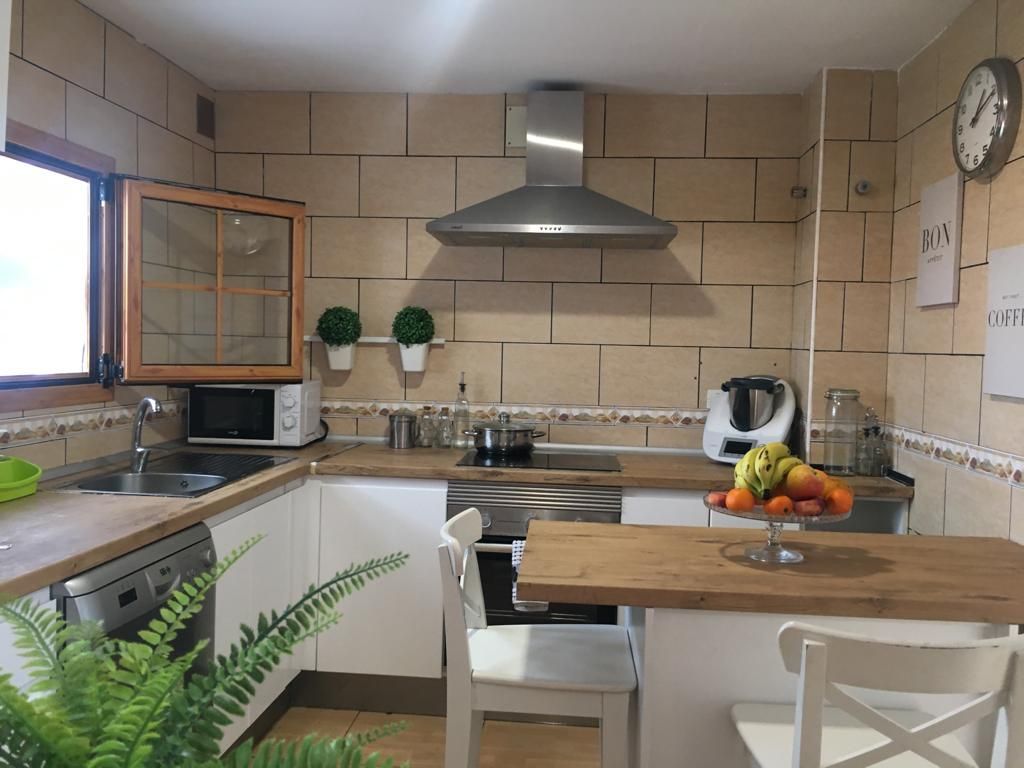Kitchen of Single-family semi-detached for sale in Moya (Las Palmas)  with Terrace, Storage room and Swimming Pool