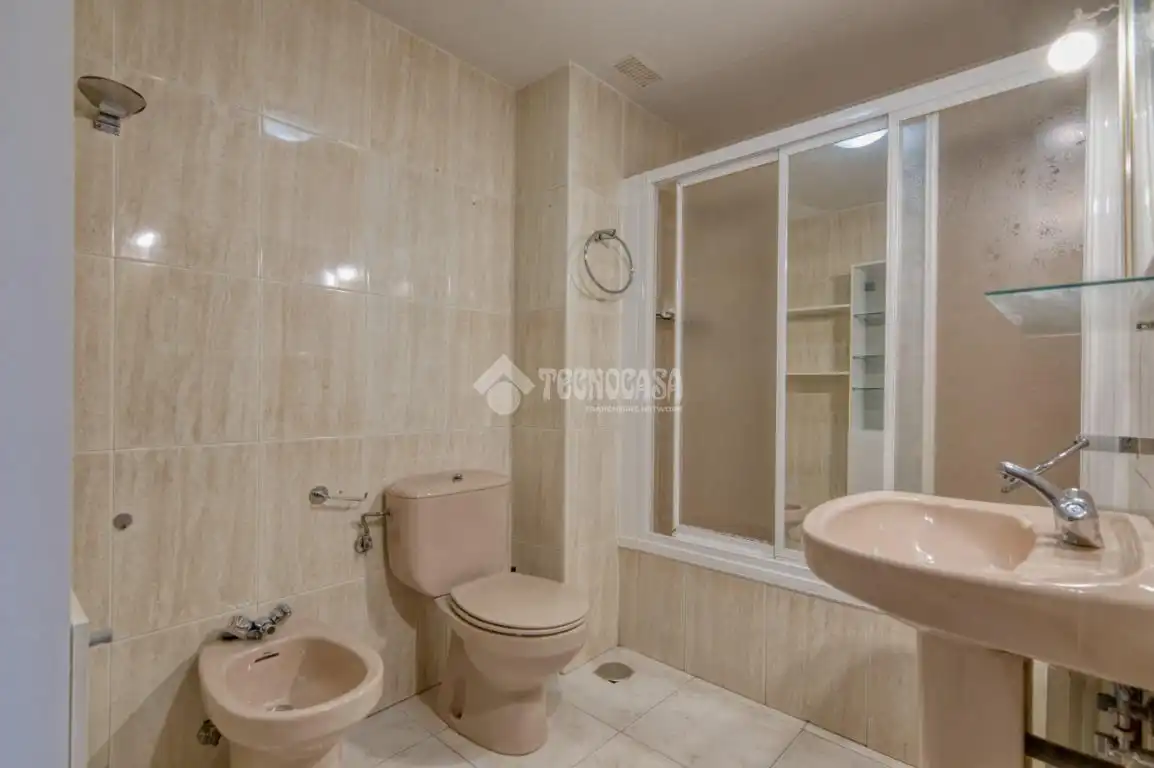Baño de Piso en venta en Santa Marta de Tormes con Calefacción y Parquet