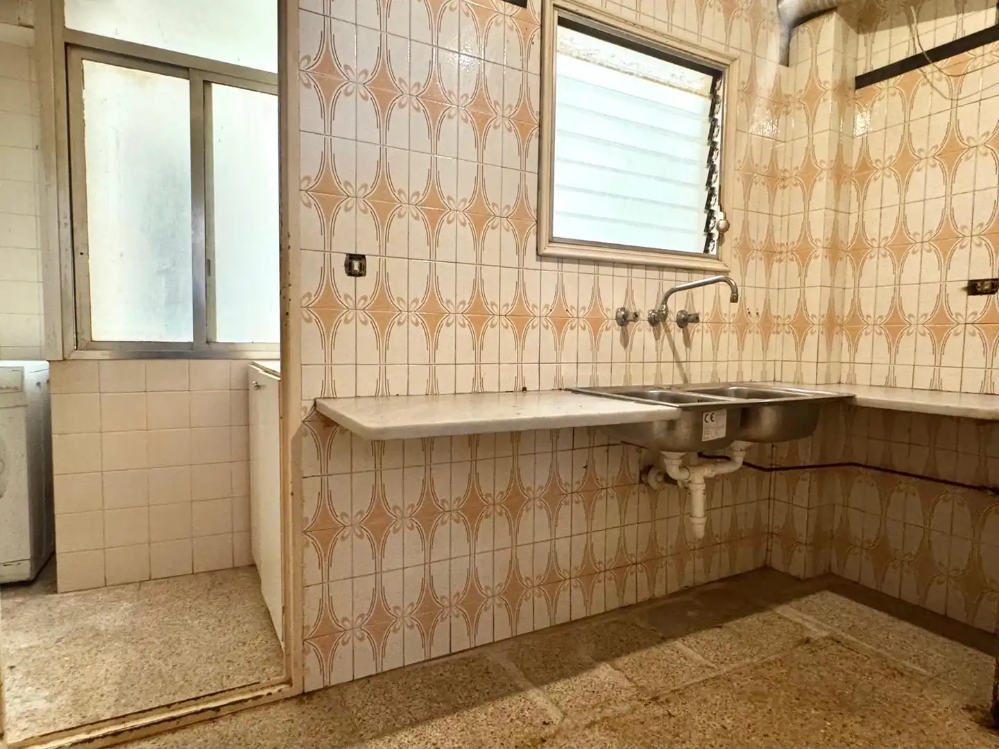 Cuina de Pis en venda en Girona amb Calefacció, Balcó i Internet