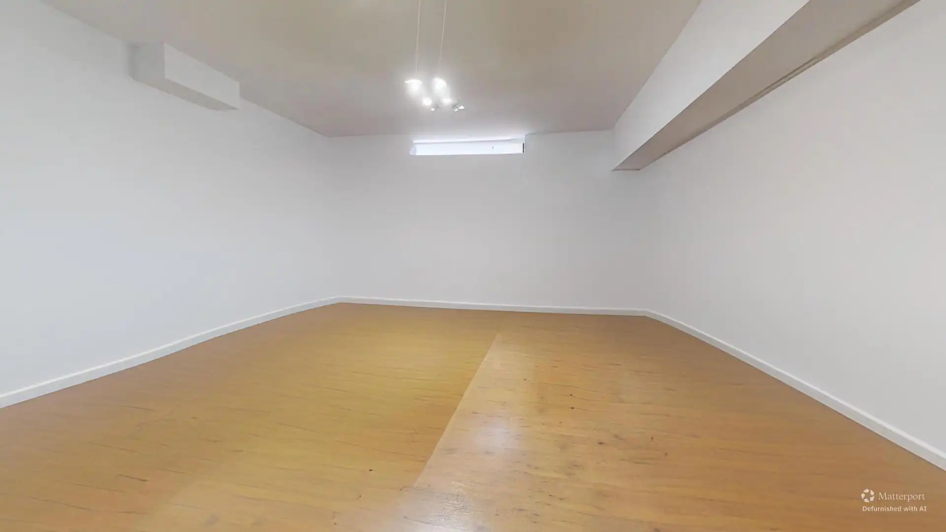 Einfamilien-Reihenhaus zum Verkauf in Elche / Elx mit Privatgarten, Terrasse und Gemeinschaftspool