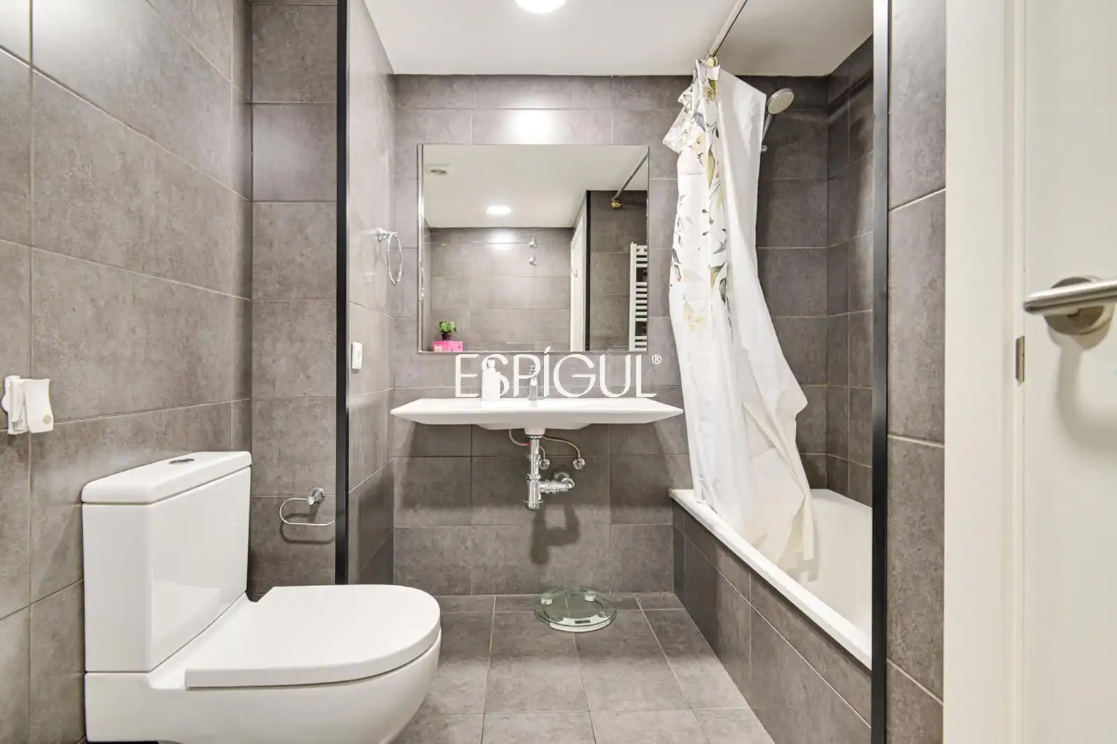 Baño de Piso en venta en Girona con Aire acondicionado, Parquet y Trastero