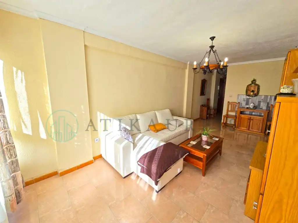 Piso en venta en Calle Manuel Altolaguirre, Girón - Las Delicias