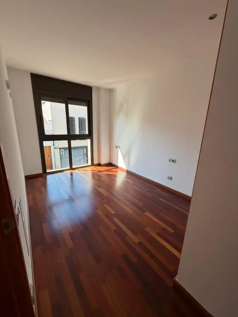 Dormitori de Pis en venda en Sabadell amb Aire condicionat, Calefacció i Parquet