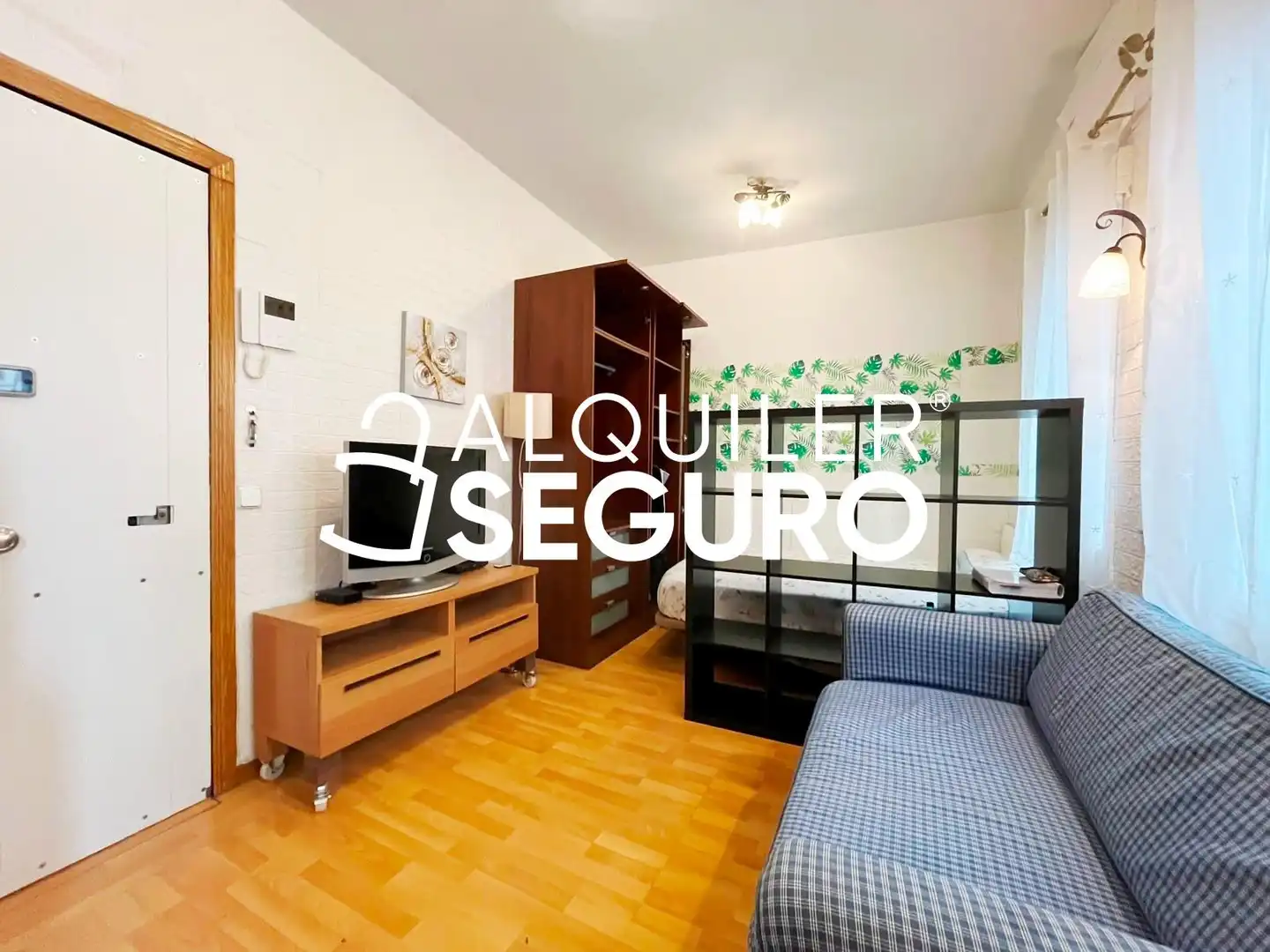 Sala de estar de Estudio de alquiler en Madrid con Aire acondicionado, Calefacción y Amueblado