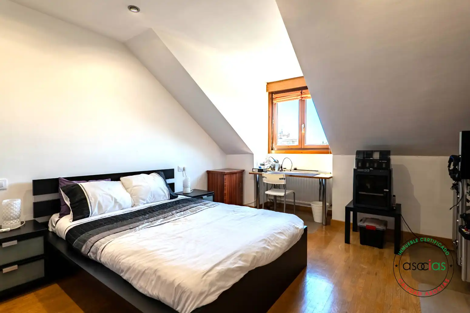 Habitación de Piso en venta en Gijón  con Calefacción, Parquet y Trastero