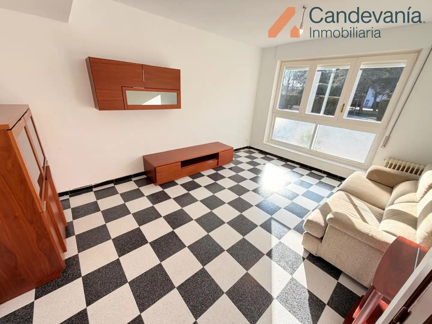 Sala de estar de Casa adosada en venta en Gurrea de Gállego con Calefacción, Trastero y Horno