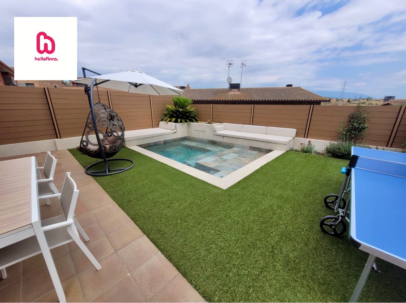 Piscina de Casa adosada en venda en La Roca del Vallès amb Aire condicionat, Calefacció i Jardí privat