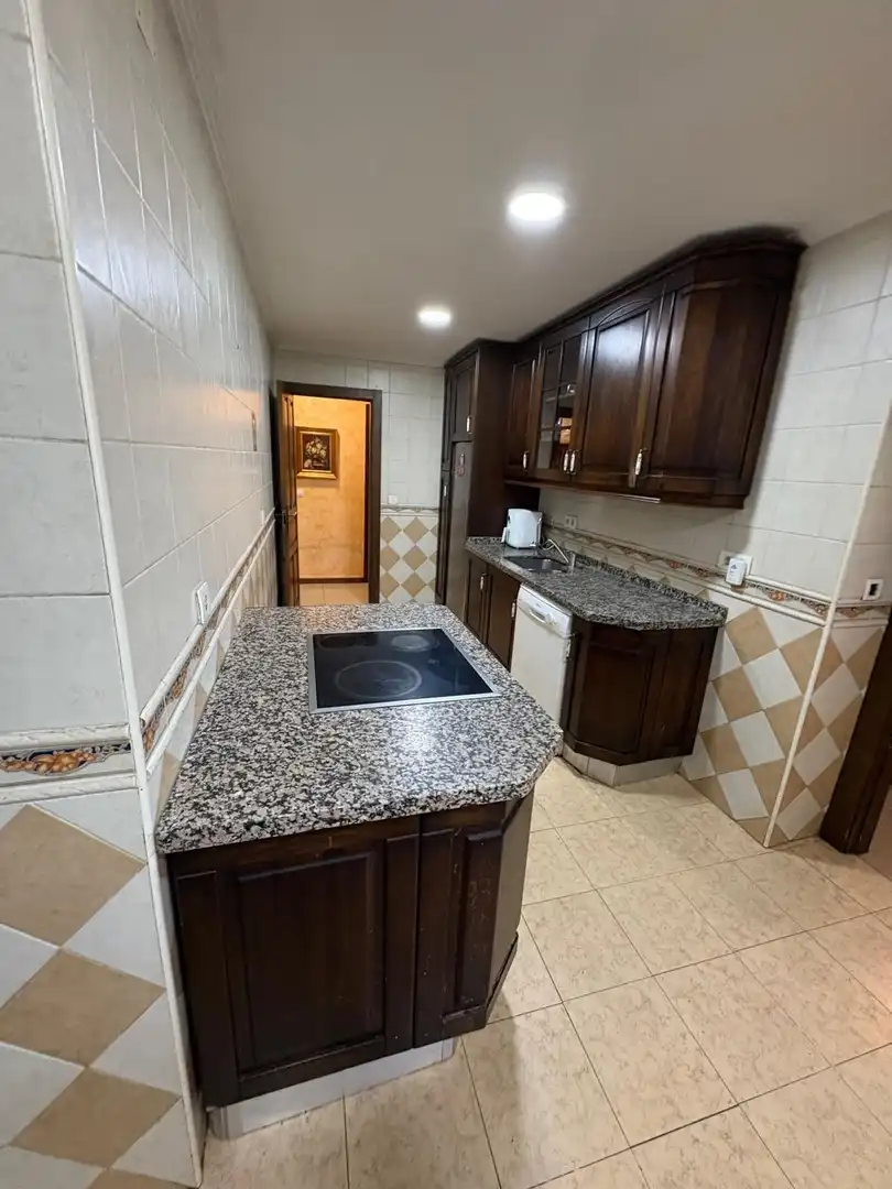Cuina de Casa o xalet en venda en Laguna de Duero amb Calefacció, Jardí privat i Traster