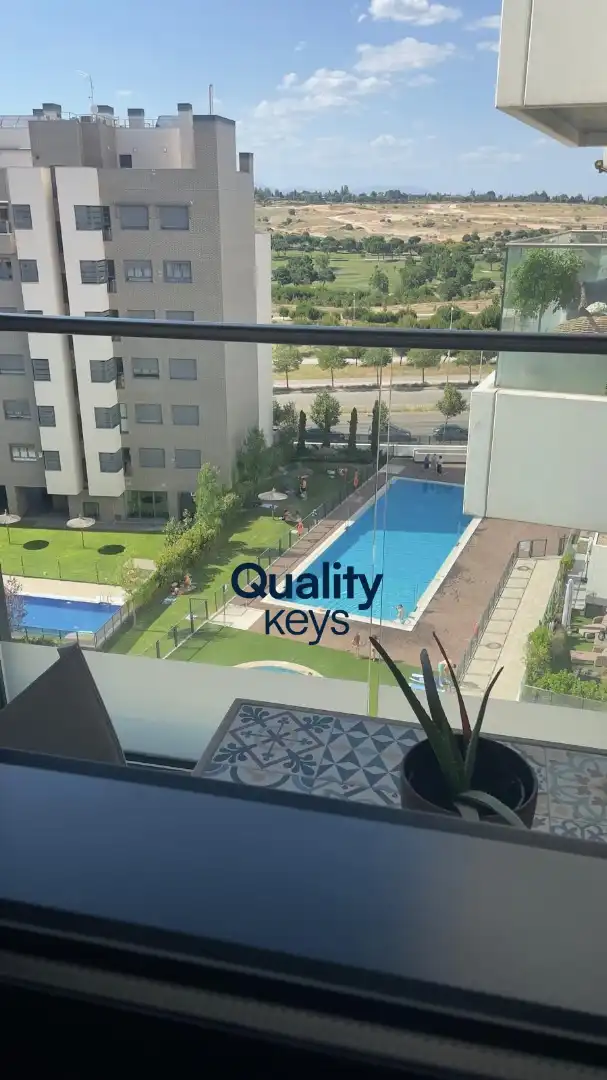 Swimming pool of Flat for rent in Madrid  with Air Conditioner, Heating and Terrace