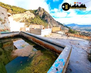 Vista exterior de Casa adosada en venda en Alcoy / Alcoi amb Terrassa, Piscina i Balcó