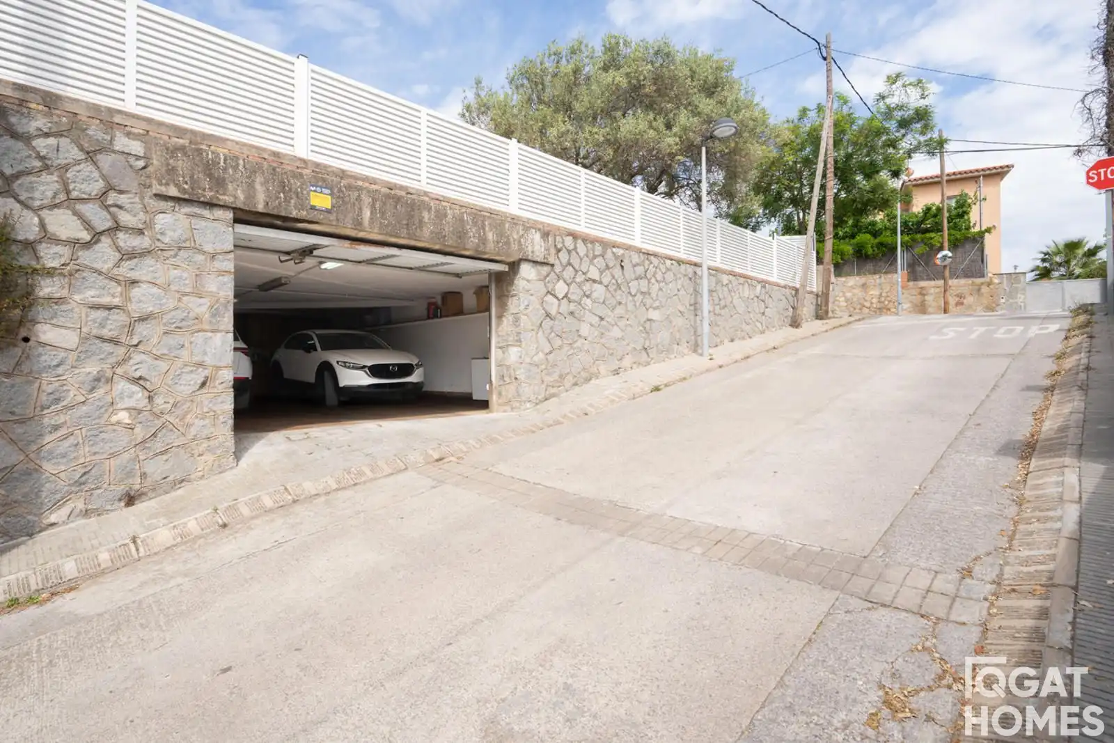 Aparcament de Casa o xalet en venda en Sant Cugat del Vallès amb Calefacció, Terrassa i Piscina