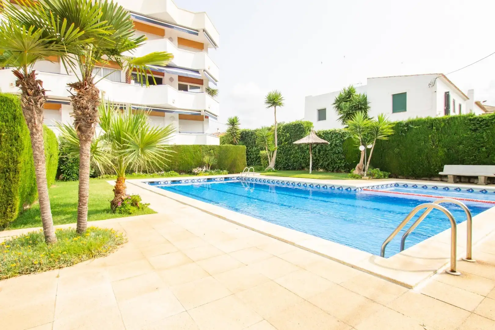 Swimming pool of Flat for sale in Sitges  with Private garden, Terrace and Balcony